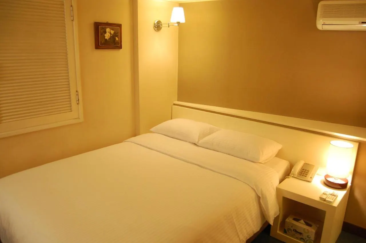 New Korea Hotel Seoul 3*,